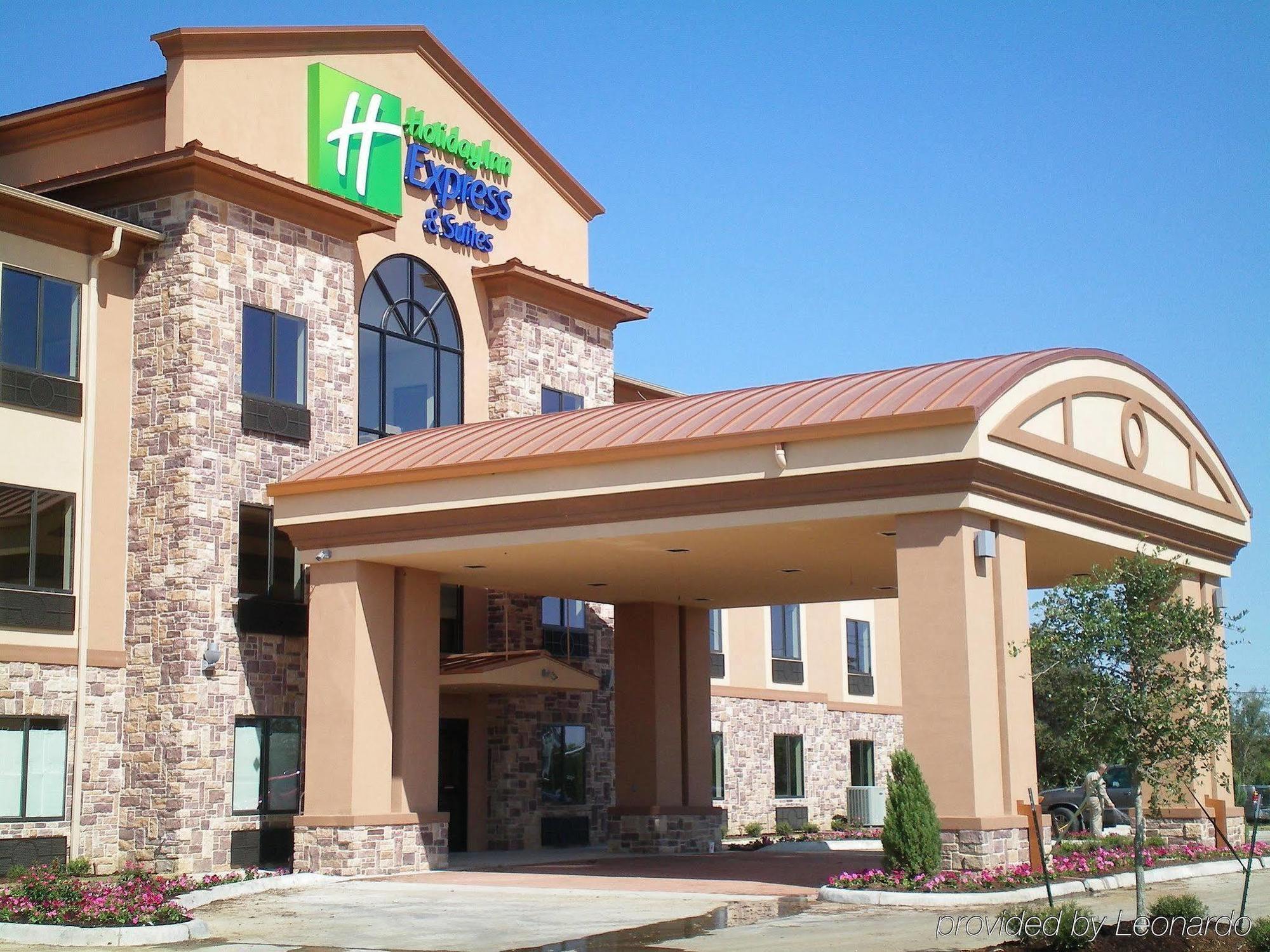 Red Lion Inn & Suites Mineral Wells Exterior photo
